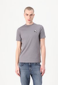 Футболка Футболка