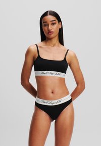 Стринги Стринги