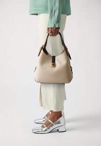 Кожаная сумка Кожаная сумка