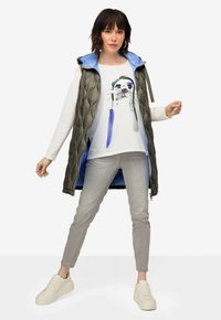 Длинный жилет Длинный жилет