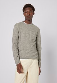 Пуловер Пуловер