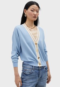 Вязаная кофта Вязаная кофта