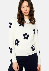 Пуловер Пуловер