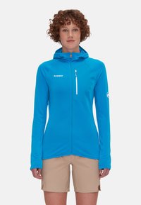 Спортивная куртка Спортивная куртка