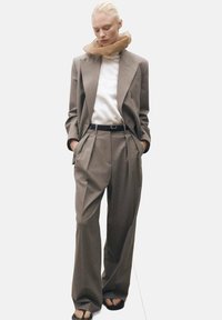 Прямые брюки Прямые брюки