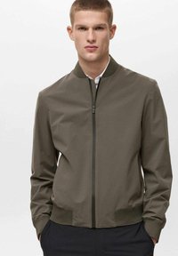 Куртка бомбер Куртка бомбер