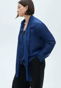 Атласная блузка Атласная блузка