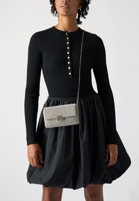 Вечерняя сумка Вечерняя сумка