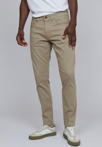 Узкие джинсы Узкие джинсы