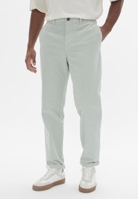 Вельветовые брюки Вельветовые брюки