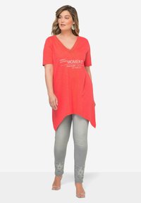 Длинная майка Длинная майка