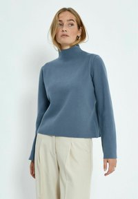 Пуловер Пуловер