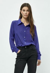 Шелковая блузка Шелковая блузка