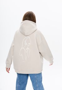 Пуловер с капюшоном Пуловер с капюшоном