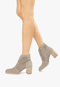 Ковбойские сапоги Ковбойские сапоги