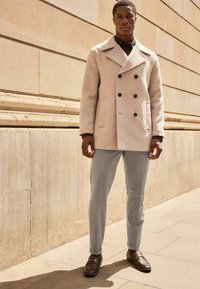 Короткое пальто Короткое пальто