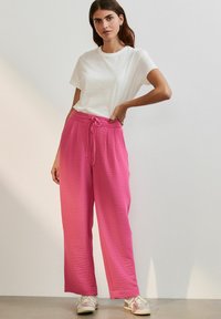 Широкие брюки Широкие брюки