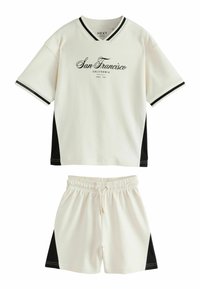 Шорты Шорты