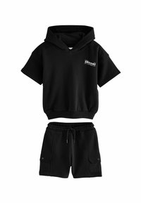 Шорты Шорты