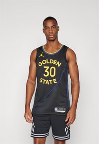 Спортивная форма Спортивная форма