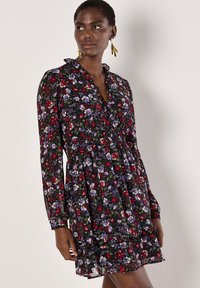 Короткое платье Короткое платье