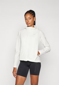 Спортивная куртка Спортивная куртка