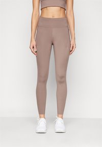 Спортивные штаны Спортивные штаны