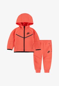 Спортивные штаны Спортивные штаны