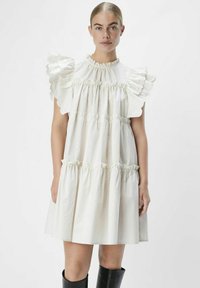 Короткое платье Короткое платье