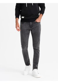 Узкие джинсы Узкие джинсы