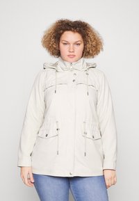 Куртка с накладнымит карманами Куртка с накладнымит карманами