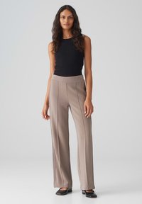 Прямые брюки Прямые брюки