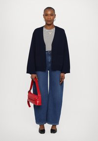 Кожаная сумка Кожаная сумка