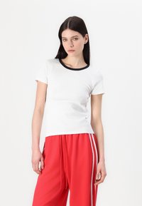 Футболка Футболка