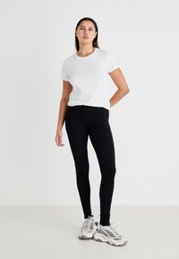 Футболка Футболка