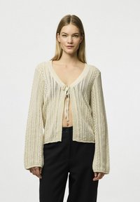 Вязаная кофта Вязаная кофта