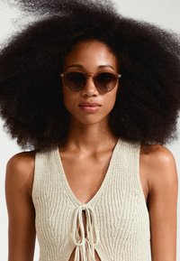 Солнечные очки Солнечные очки