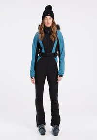 Спортивная куртка Спортивная куртка