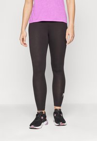 Спортивные штаны Спортивные штаны