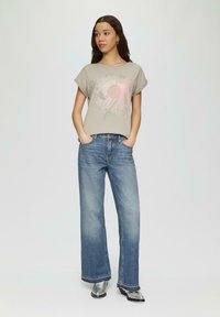 Футболка Футболка