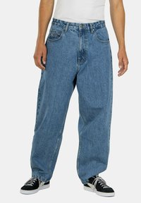 Прямые джинсы Прямые джинсы