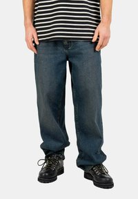 Прямые джинсы Прямые джинсы