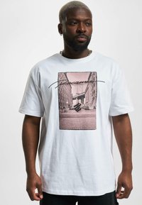 Футболка Футболка