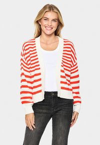 Вязаная кофта Вязаная кофта