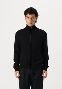 Вязаная кофта Вязаная кофта