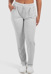 Спортивный костюм Спортивный костюм