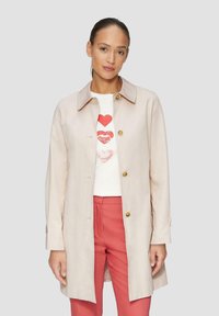 Короткое пальто Короткое пальто