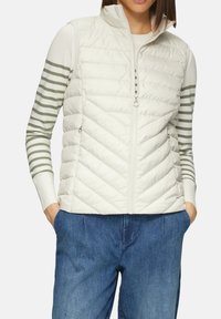 Жилет Жилет