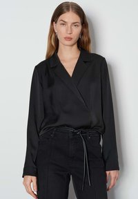 Атласная блузка Атласная блузка