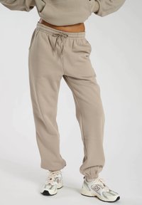 Спортивные штаны Спортивные штаны